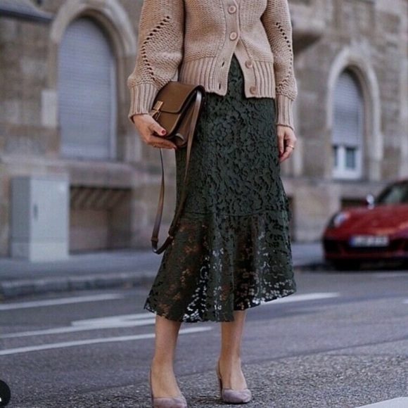 Zara ruffle skirt - Picture 2 of 6